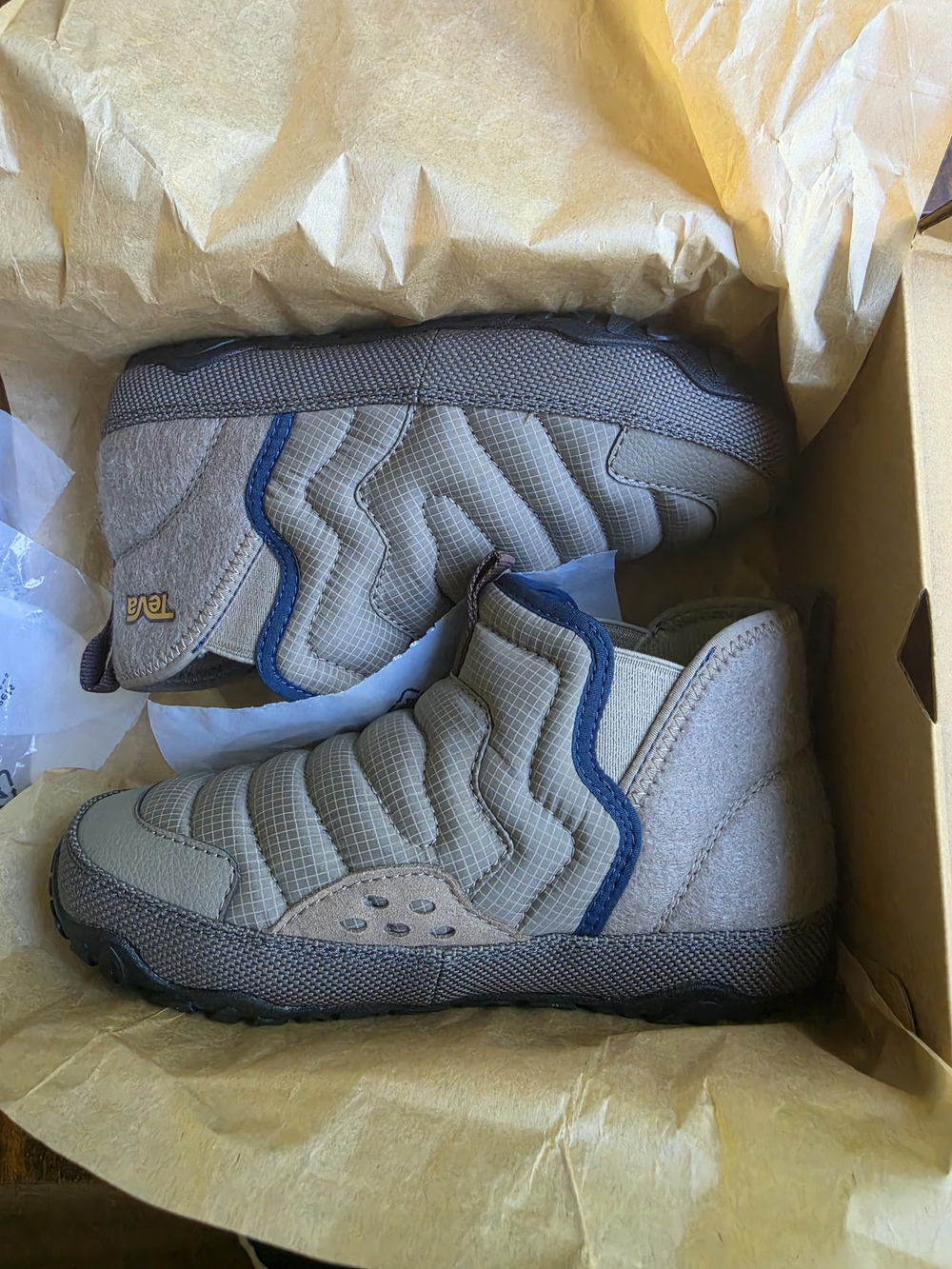 Teva Reember Terrain Mid Slip-On Booties - Picture 2 of 13